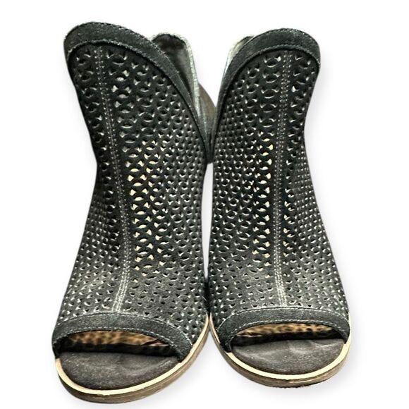 LUCKY BRAND Women’s Black Suede “Livey” Open Toe Bootie Heels Size 9.5 - Picture 2 of 7